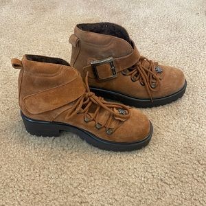 Womens Colorado Footwear Alp Trend Tan Suede Leather Lace Up Boot. Size 36